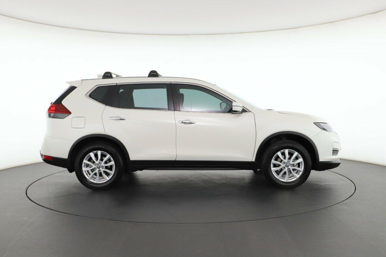 Nissan X-trail image 2