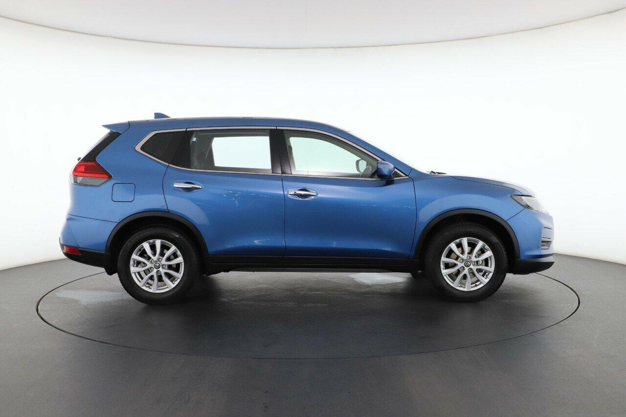 Nissan X-trail image 2