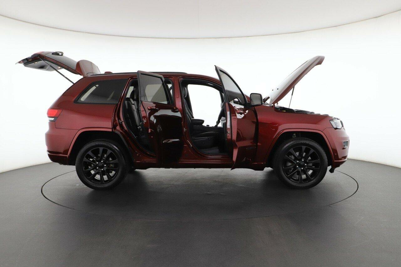 Jeep Grand Cherokee image 2