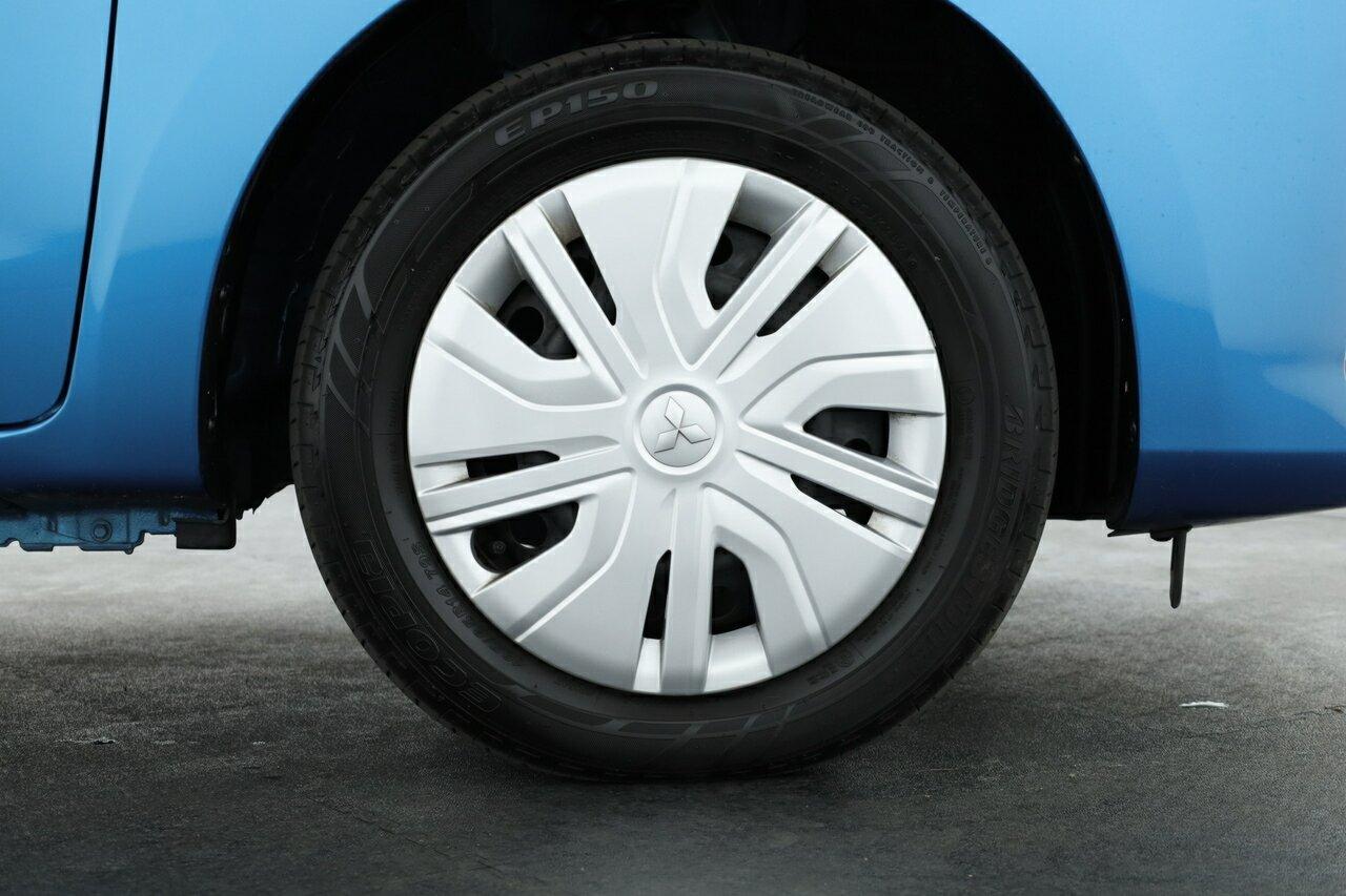 Mitsubishi Mirage image 3