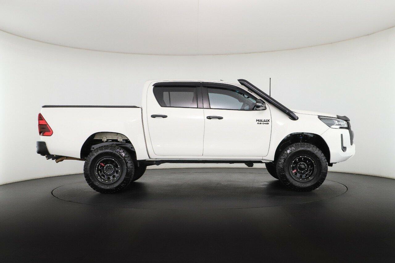 Toyota Hilux image 4