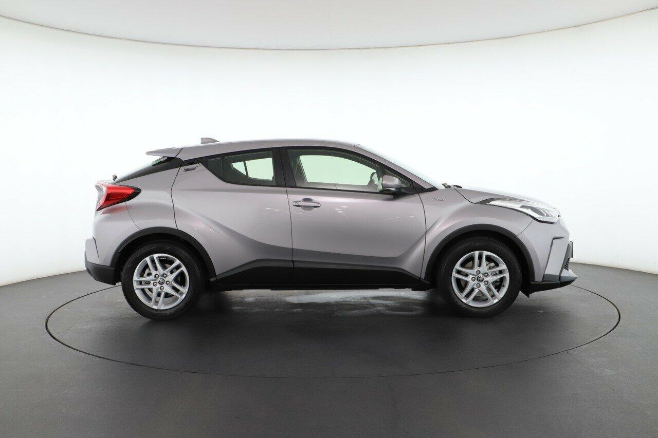 Toyota C-hr image 3
