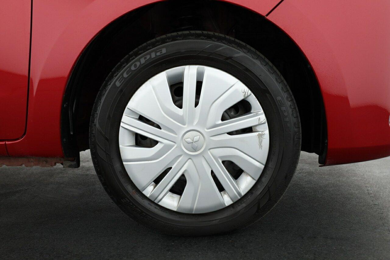 Mitsubishi Mirage image 3