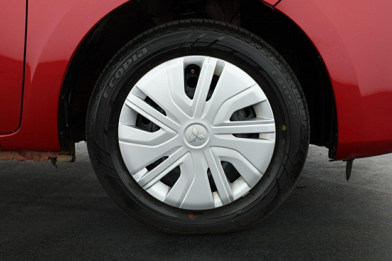 Mitsubishi Mirage image 3