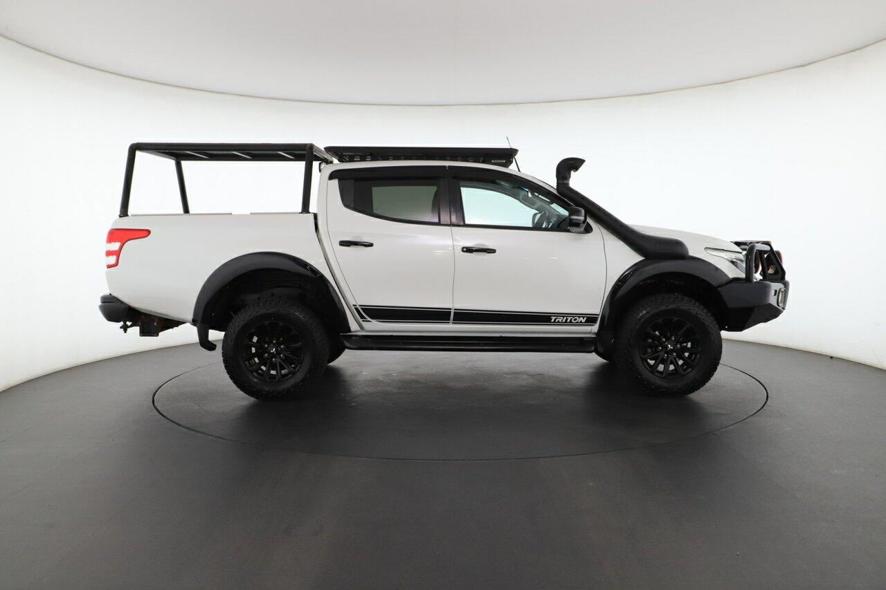 Mitsubishi Triton image 2