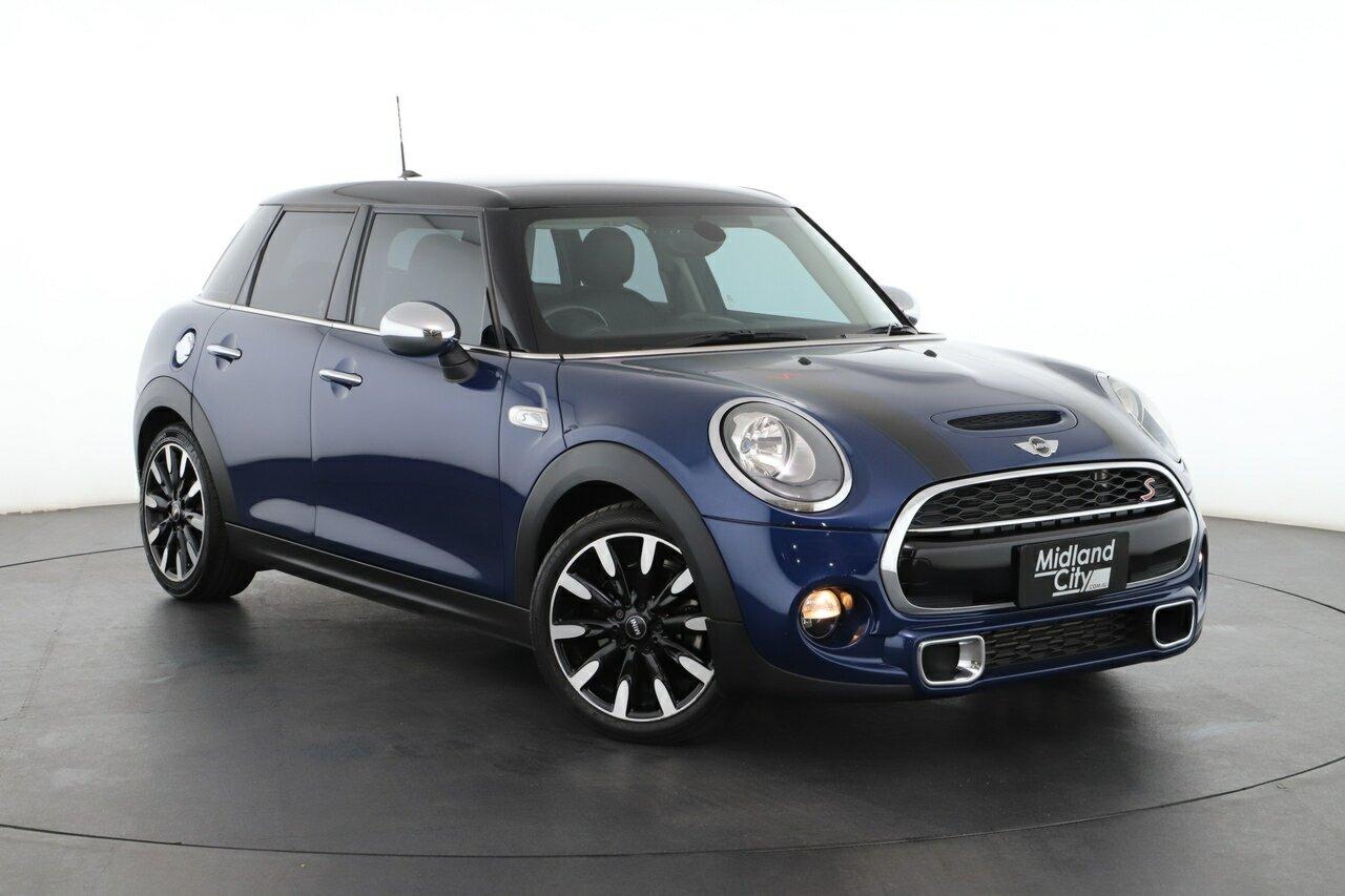 Mini Hatch image 1