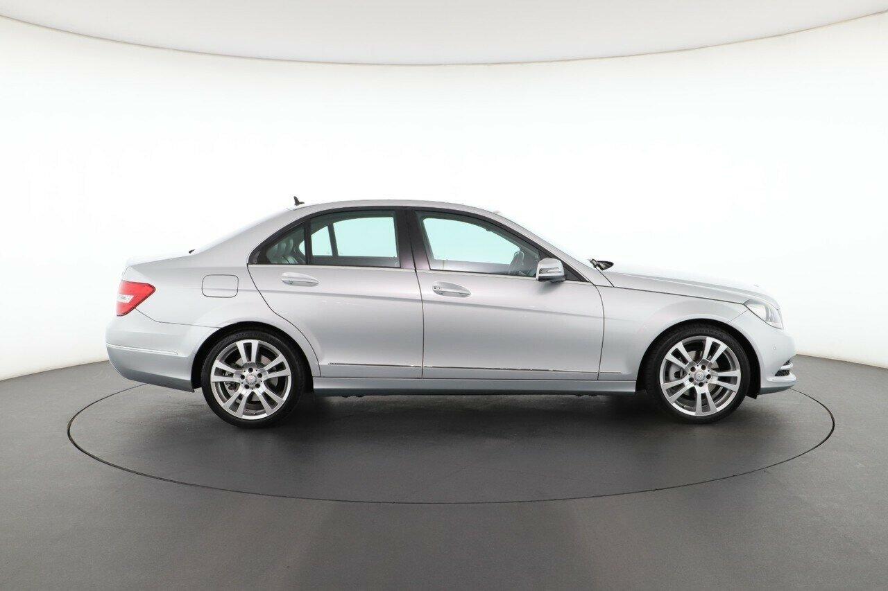Mercedes Benz C-class image 2