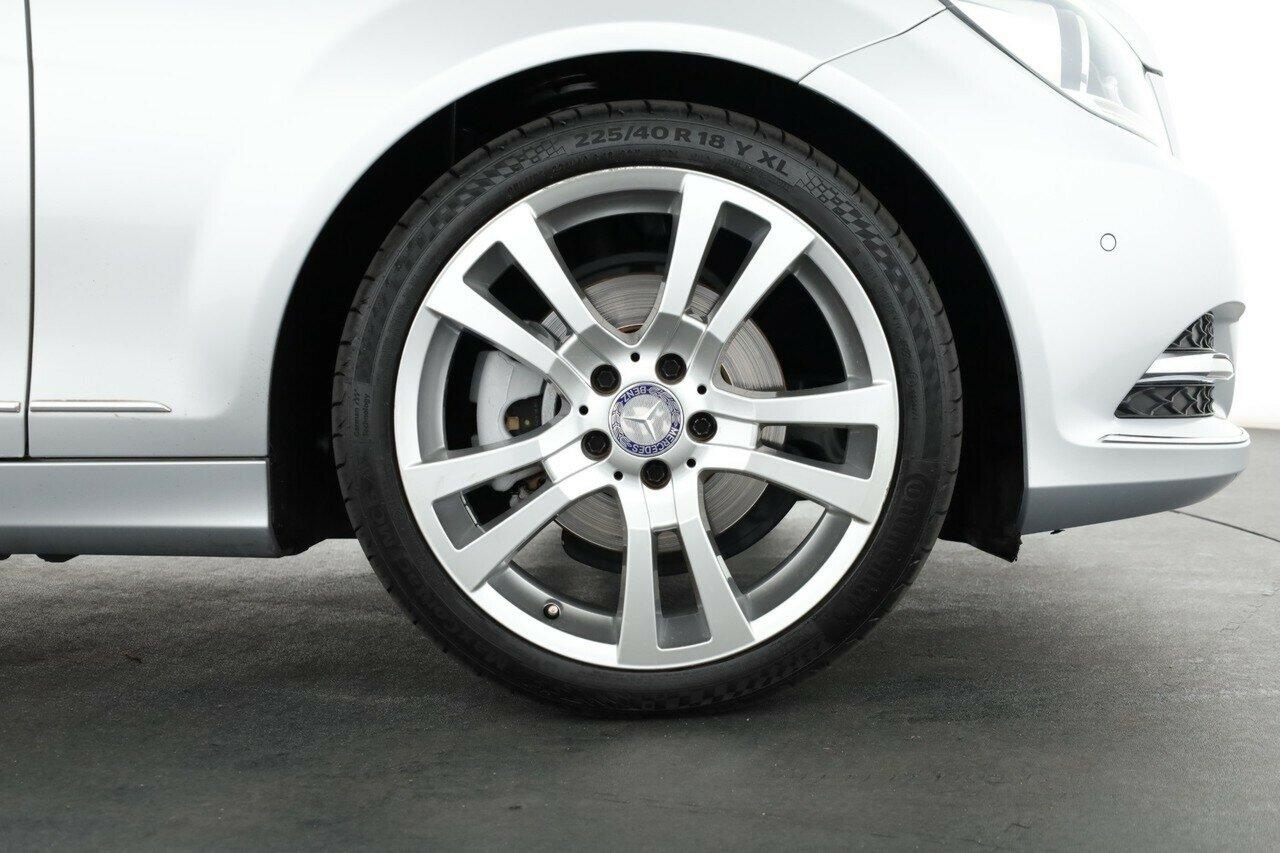 Mercedes Benz C-class image 3