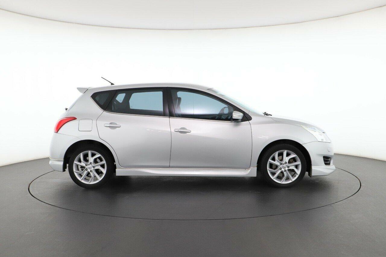 Nissan Pulsar image 2