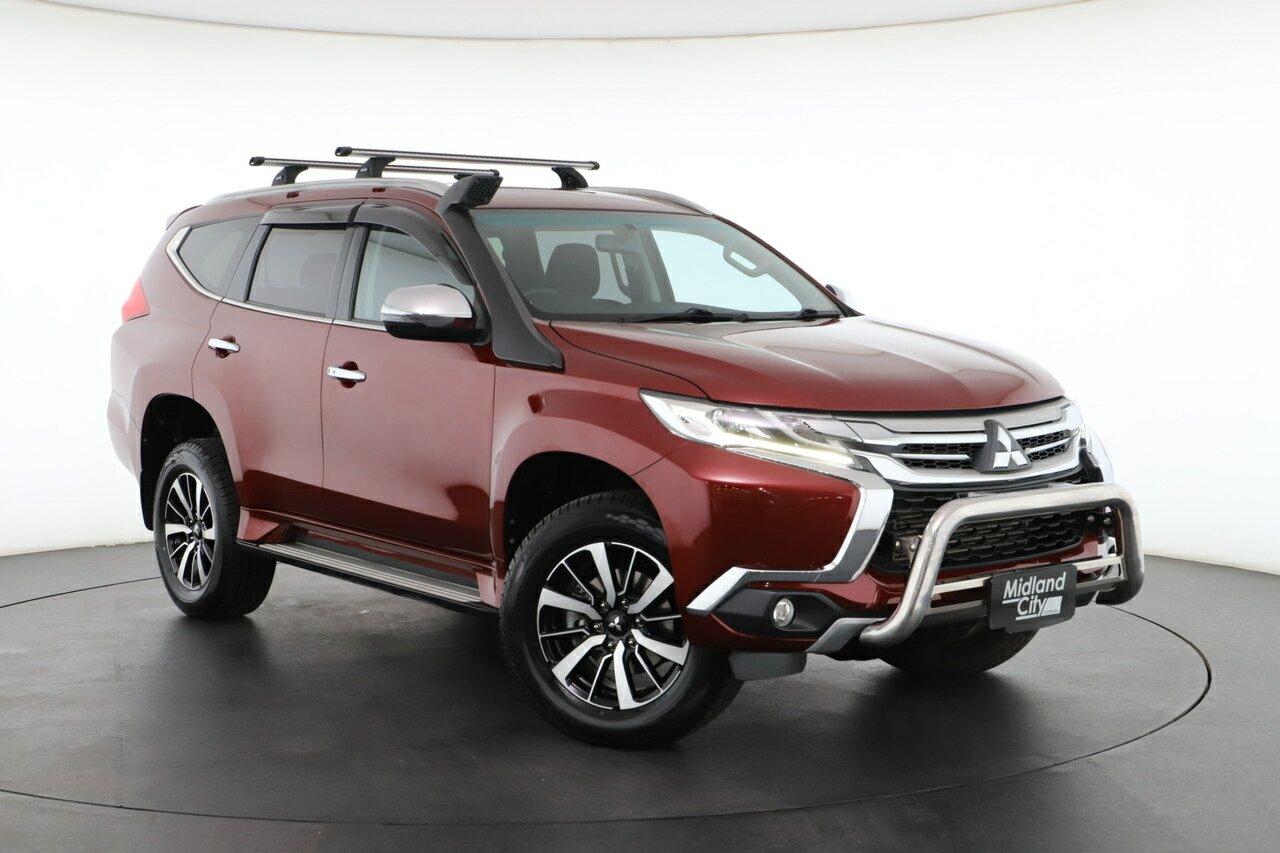 Mitsubishi Pajero Sport image 1
