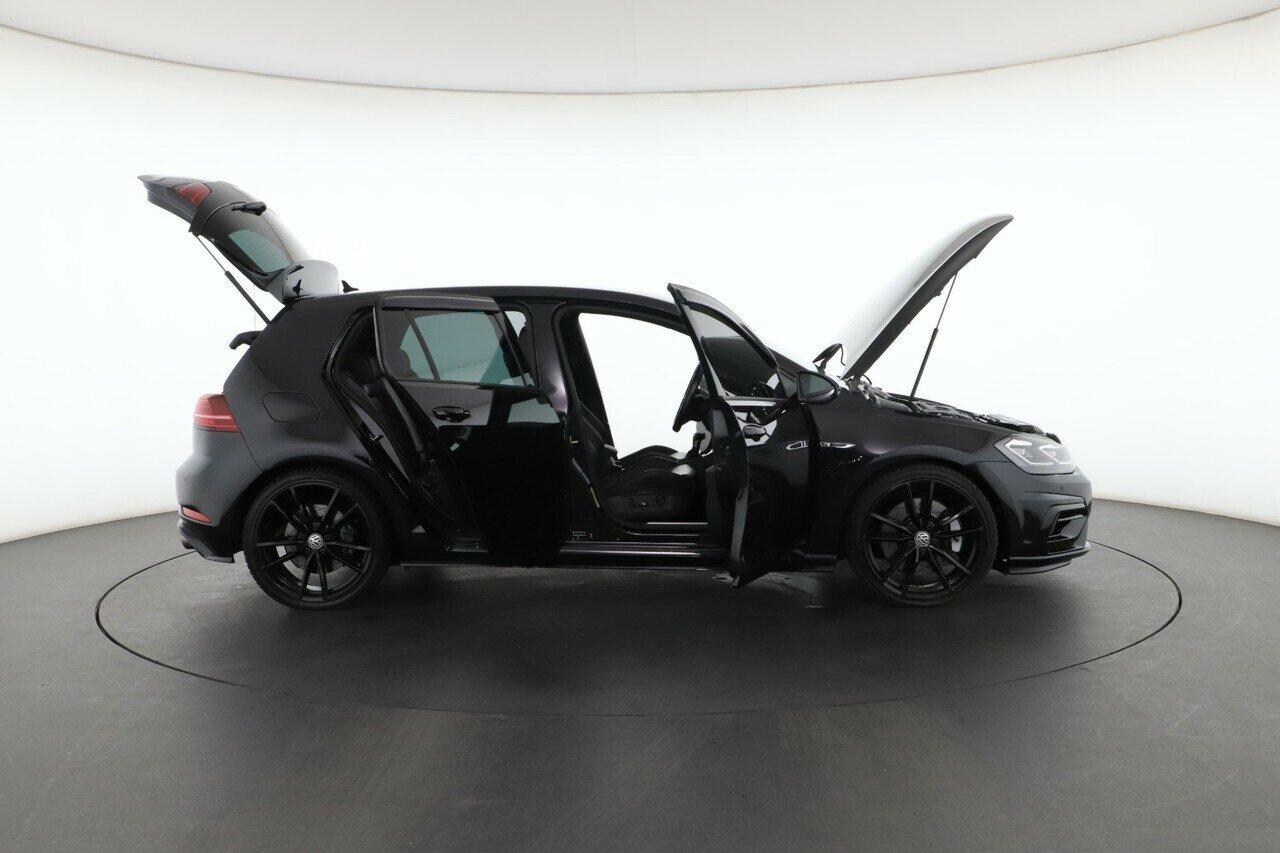 Volkswagen Golf image 4