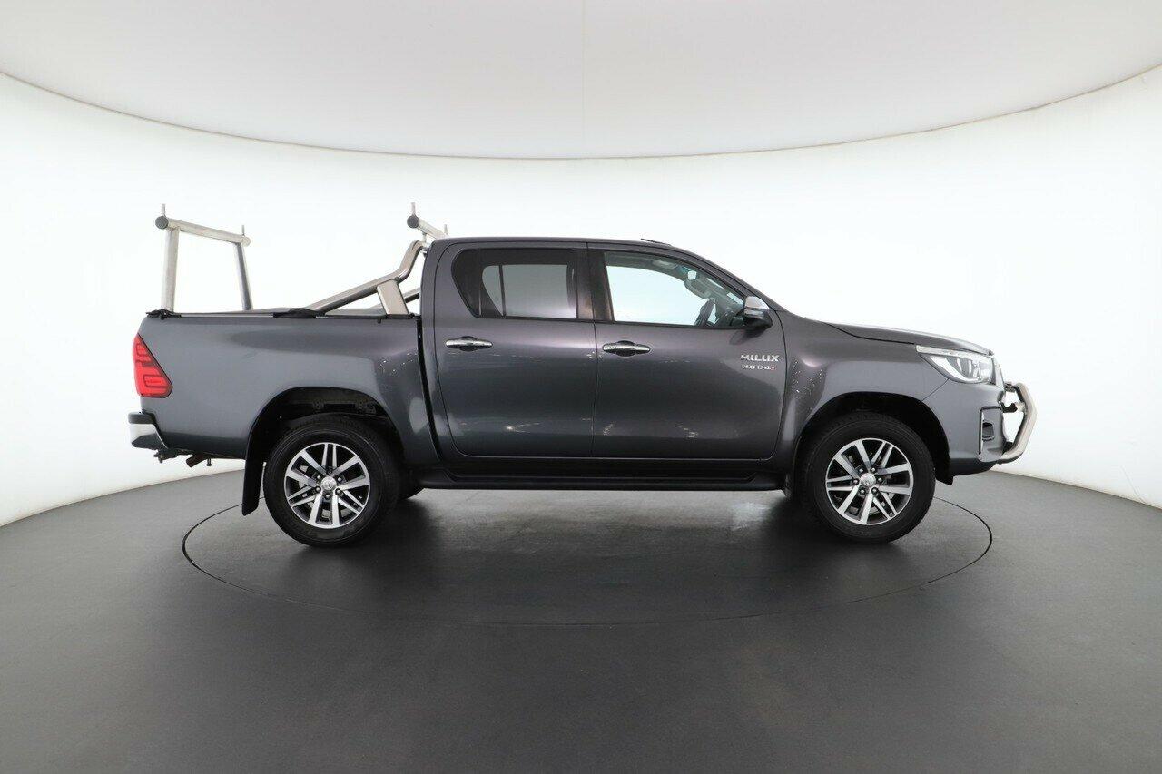 Toyota Hilux image 3