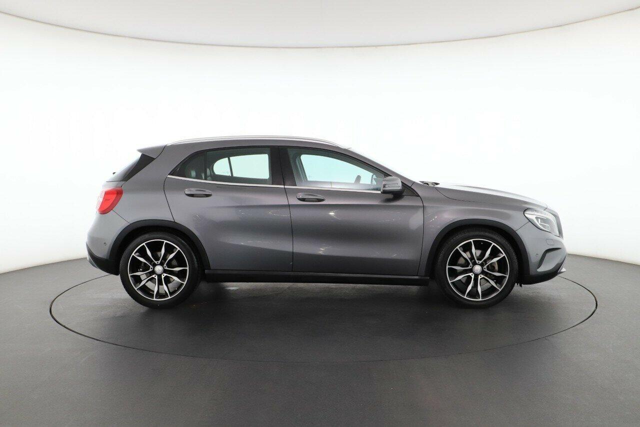 Mercedes Benz Gla-class image 2