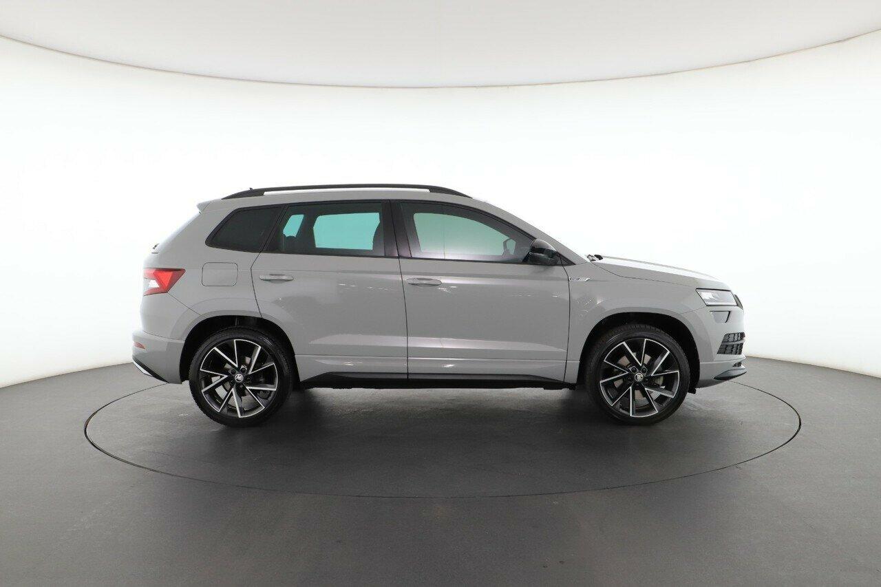 Skoda Karoq image 2