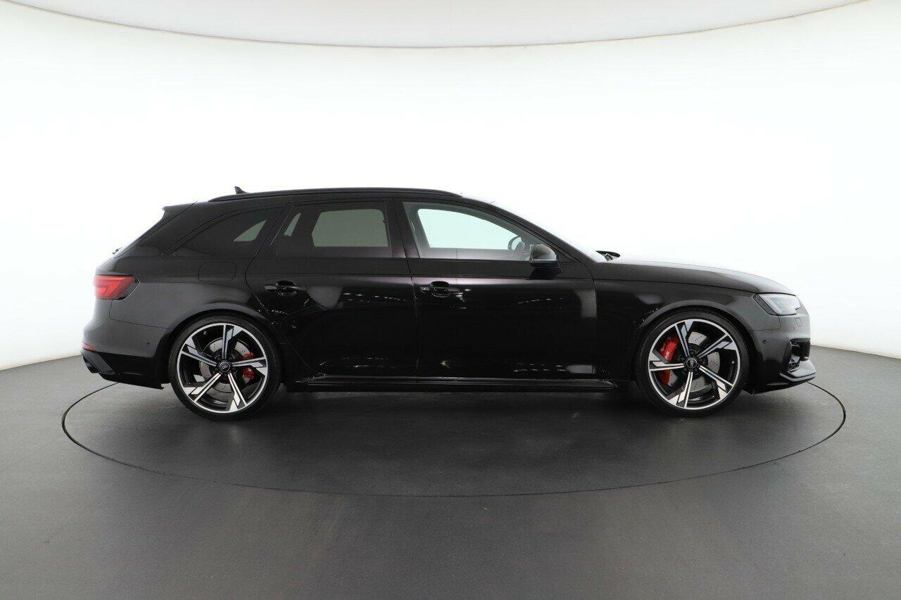 Audi Rs4 image 2