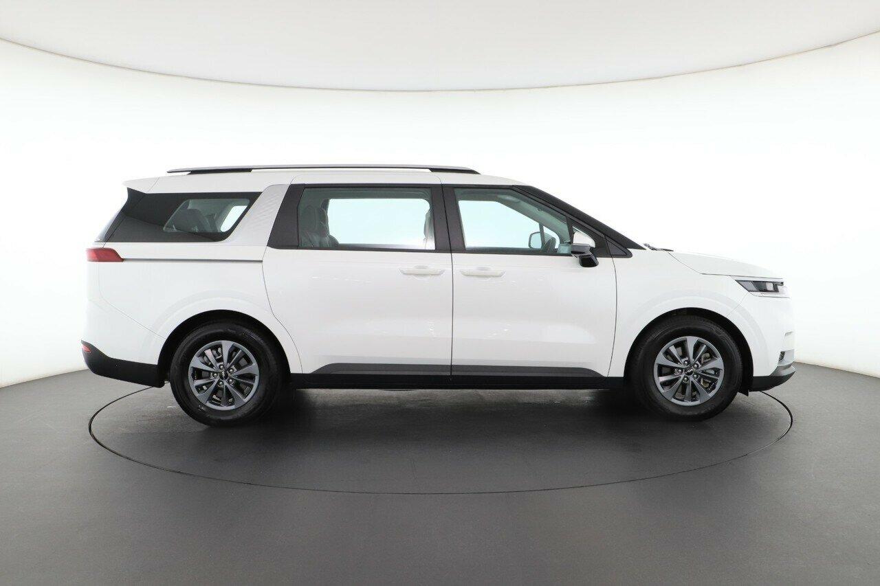 Kia Carnival image 2