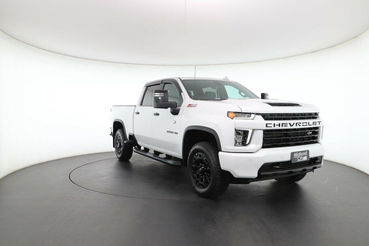 Chevrolet Silverado image 3