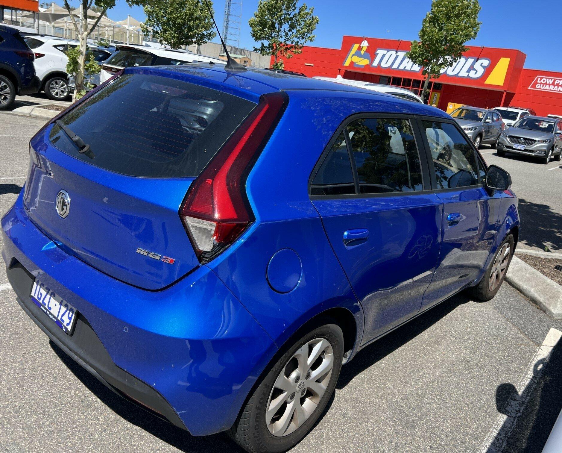 MG Mg3 image 2