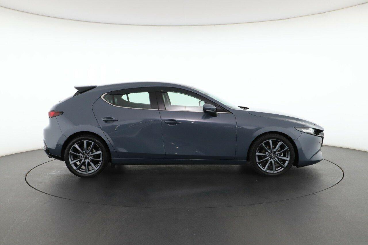 Mazda 3 image 3