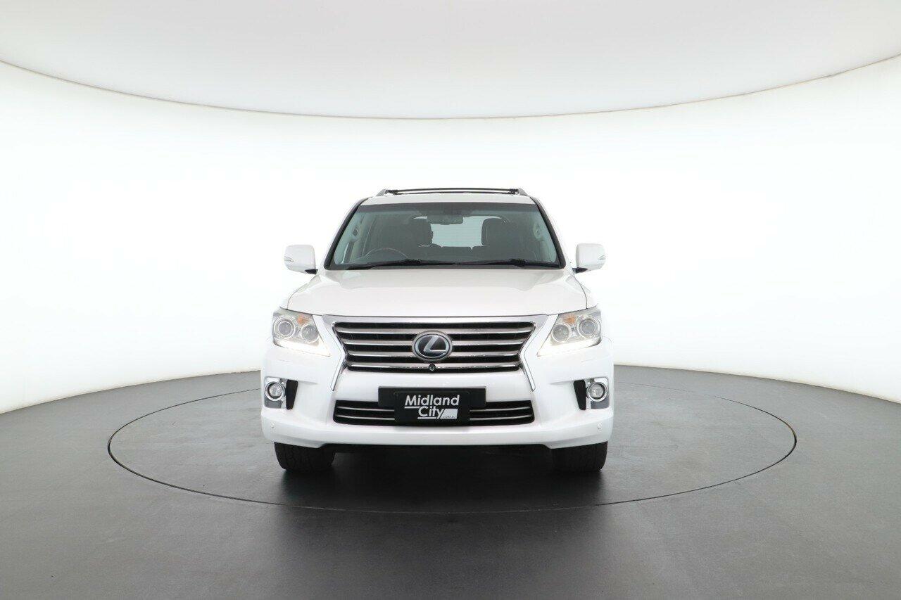 Lexus Lx image 4