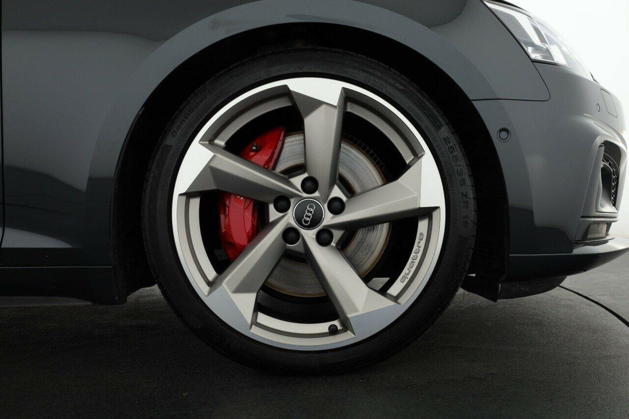 Audi S5 image 4