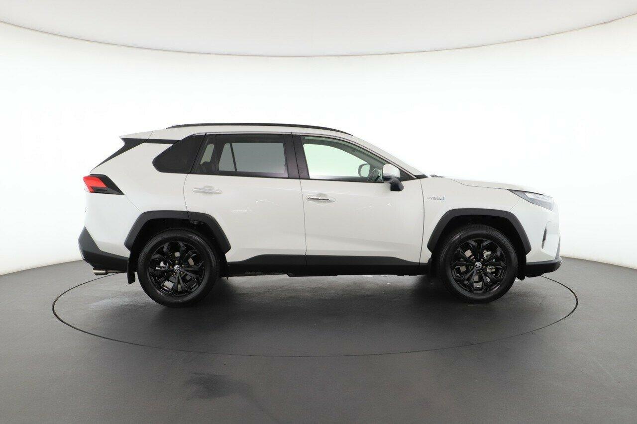 Toyota Rav4 image 2