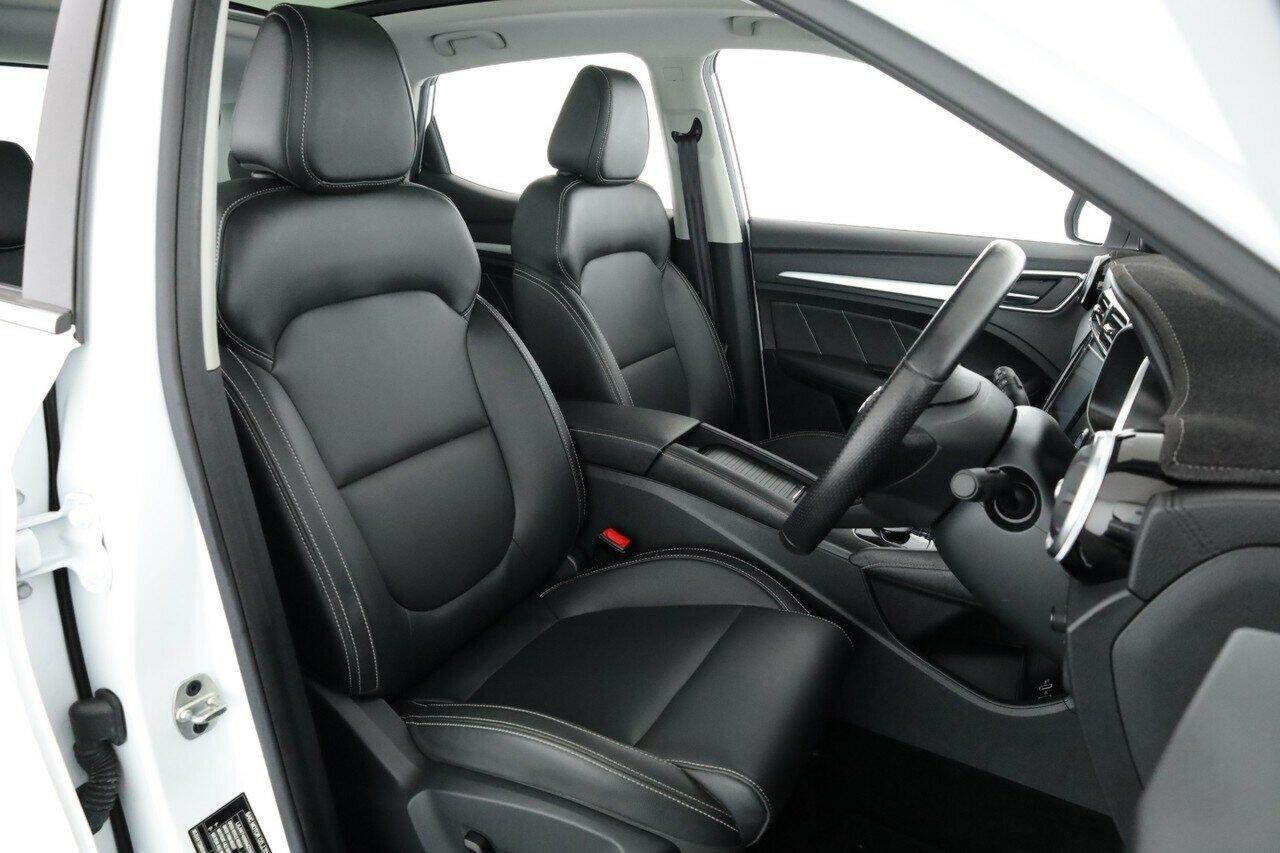 MG Zs Ev image 4