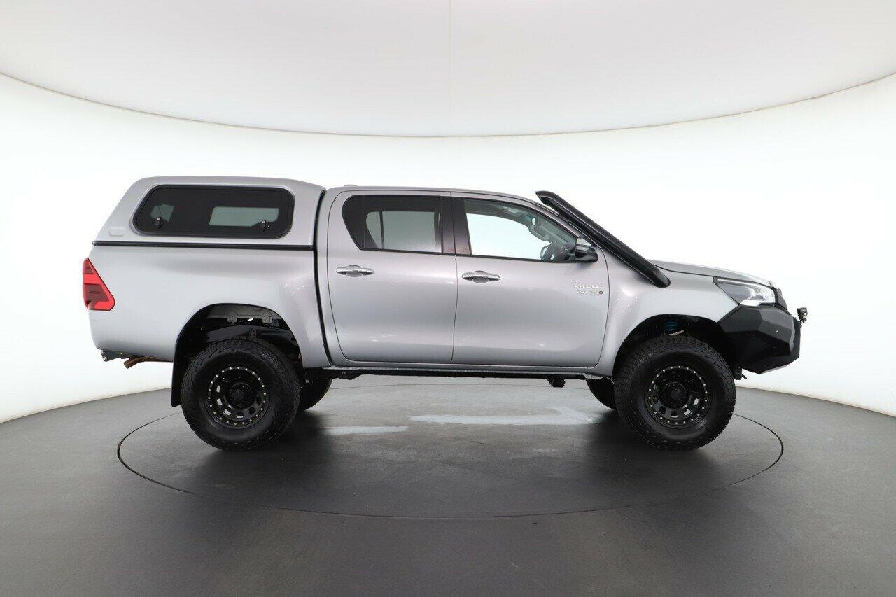 Toyota Hilux image 3