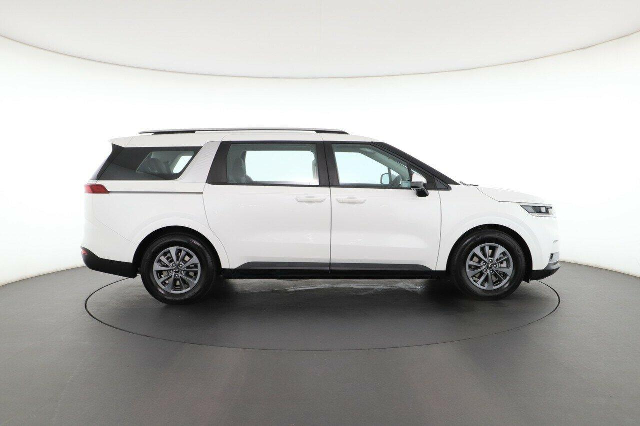 Kia Carnival image 2