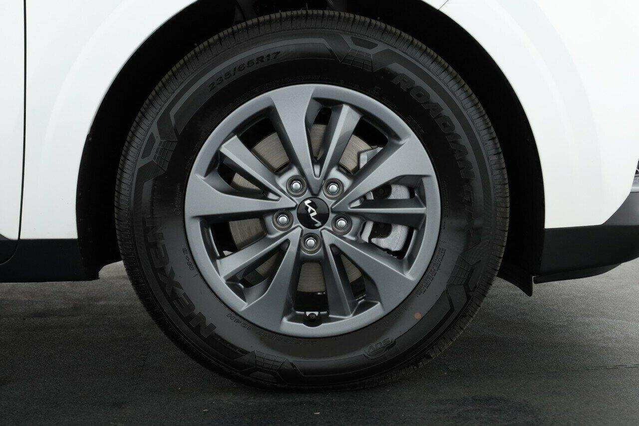 Kia Carnival image 3