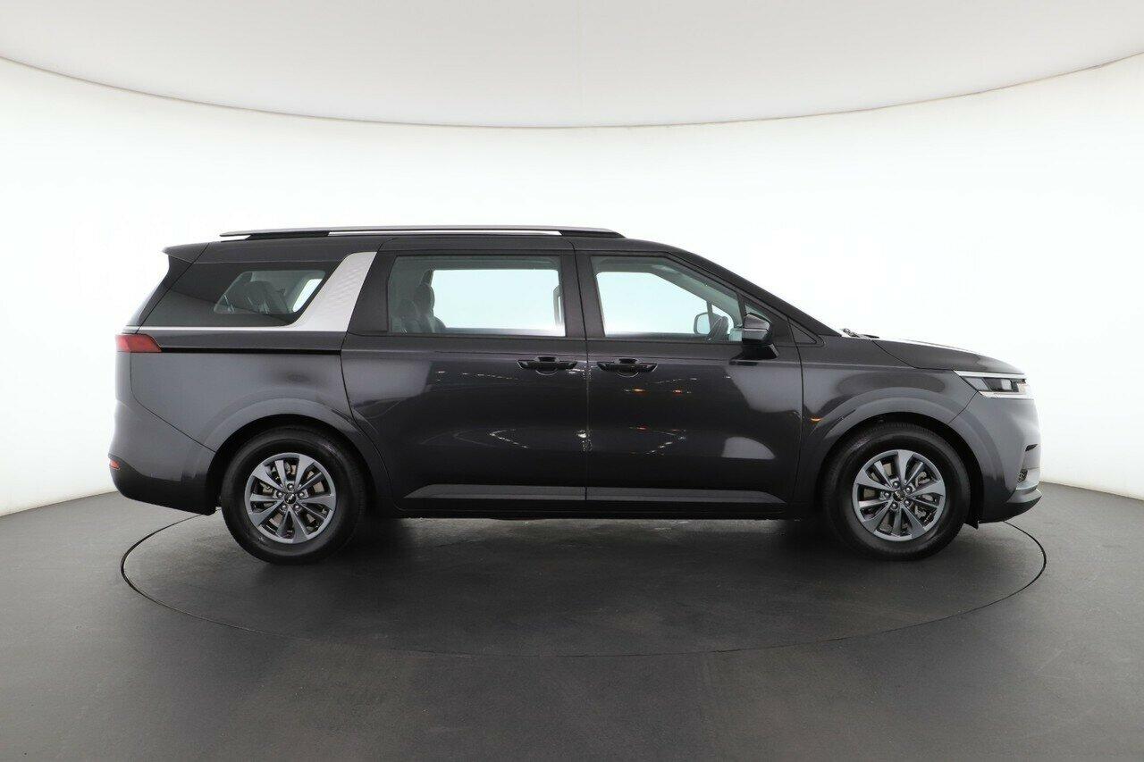 Kia Carnival image 2