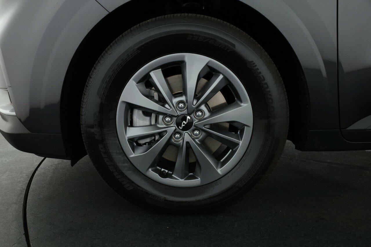 Kia Carnival image 3