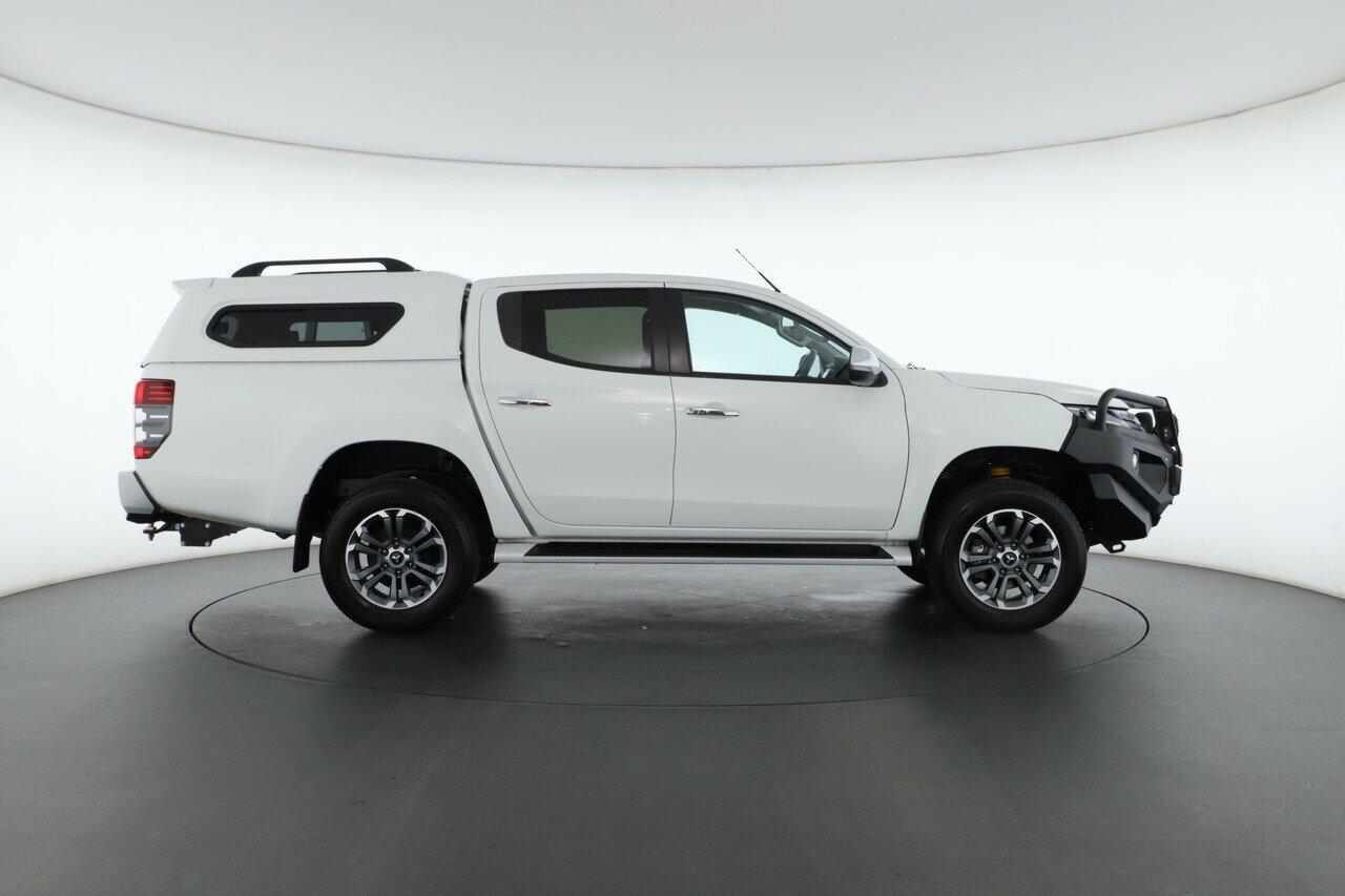 Mitsubishi Triton image 2