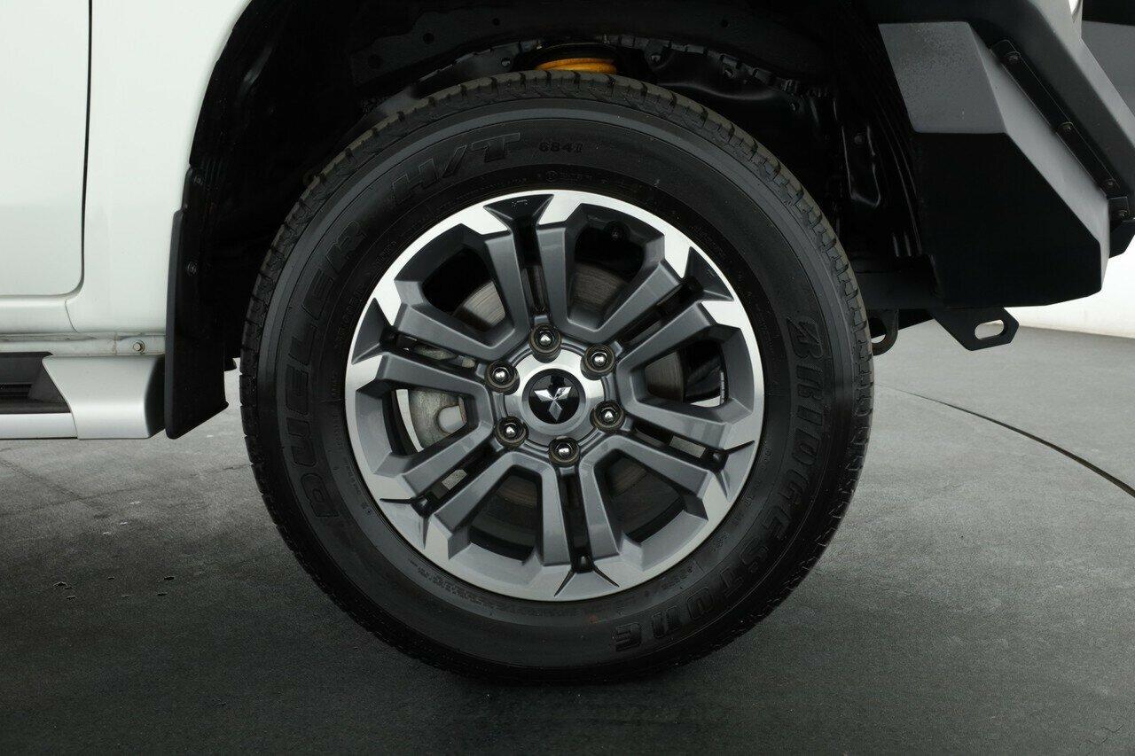 Mitsubishi Triton image 3