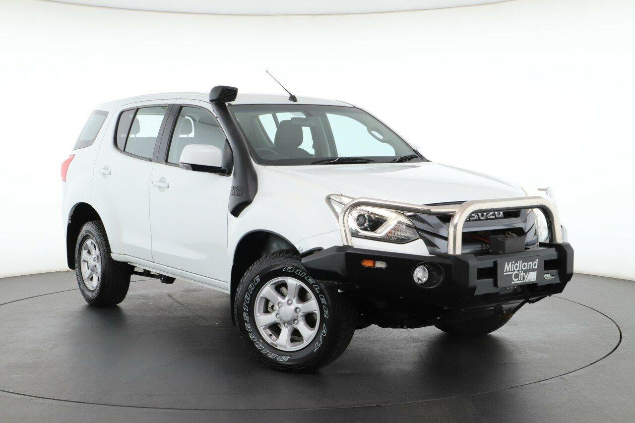 Isuzu Mu-x image 1